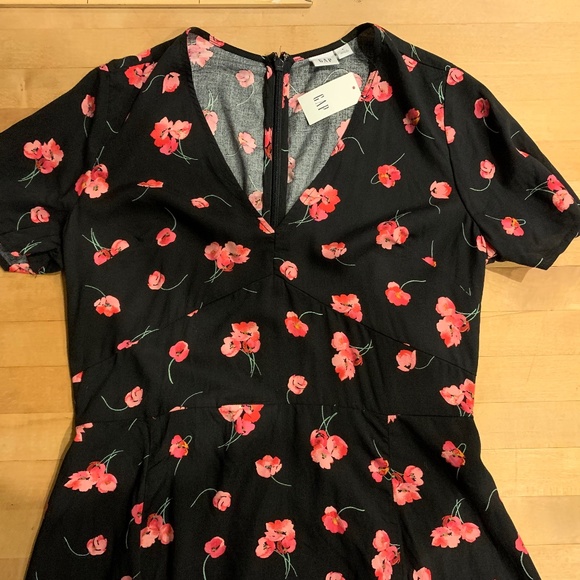 NWT Gap dress with sweet floral print - Picture 6 of 10